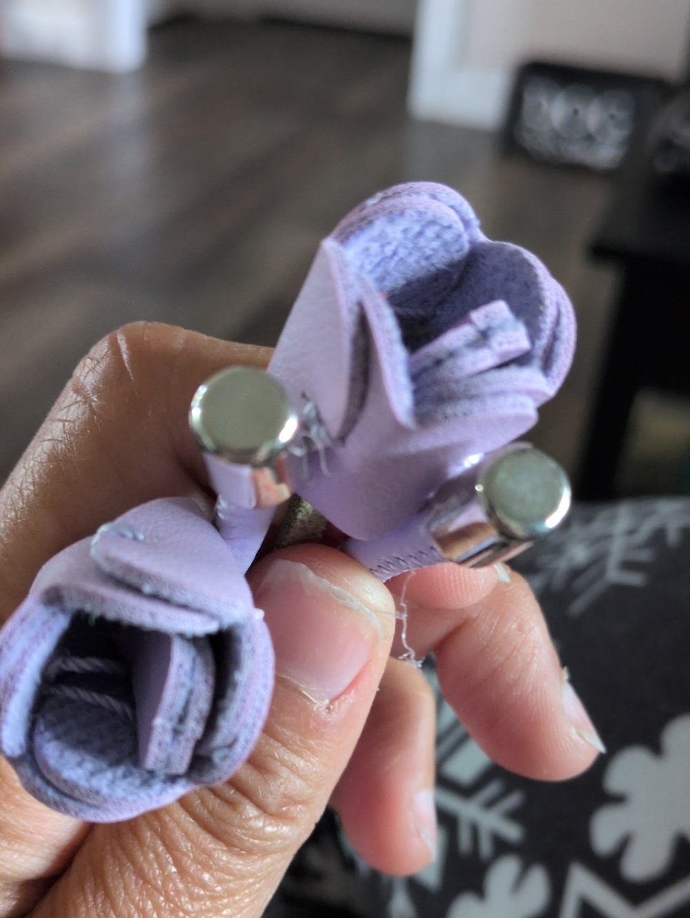 Purple Tulips With Olive Green Leather Leaves Knot Keychain - Picture 4 of 8